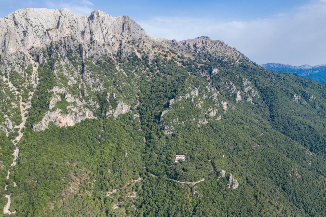 Готель S'Enis Monte Maccione Ольєна Екстер'єр фото